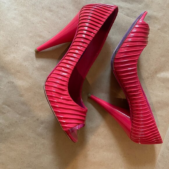 MIU MIU Red Pink Patent Leather Ribbed Peep - Picture 6 of 7